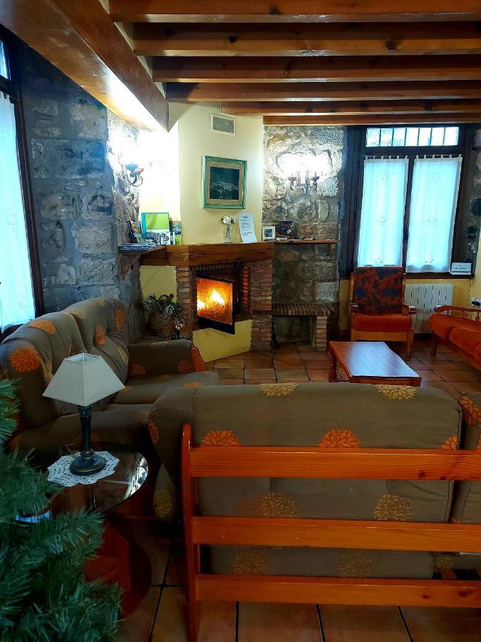 ビジョスラド・デ・カメロス Casa Rural El Quemaoゲストハウス エクステリア 写真