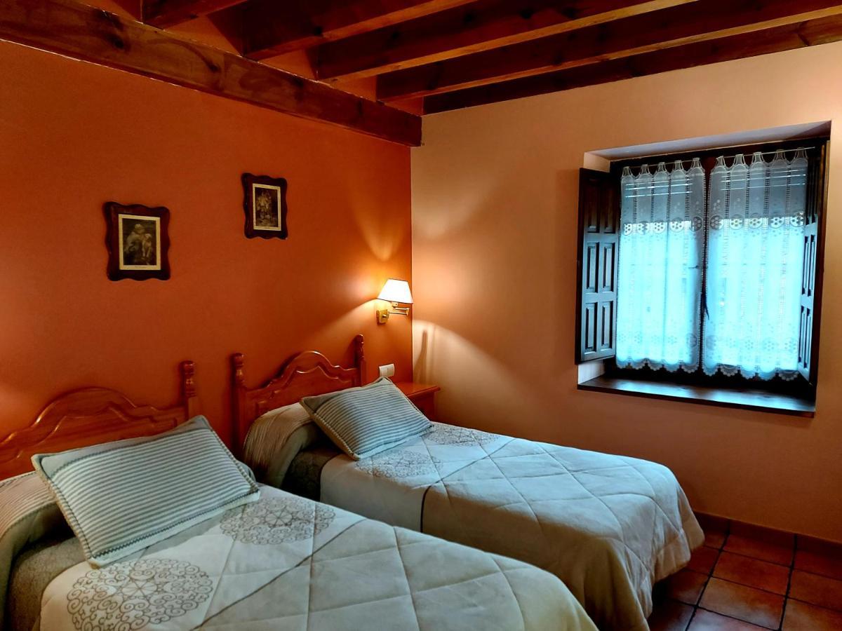 ビジョスラド・デ・カメロス Casa Rural El Quemaoゲストハウス エクステリア 写真